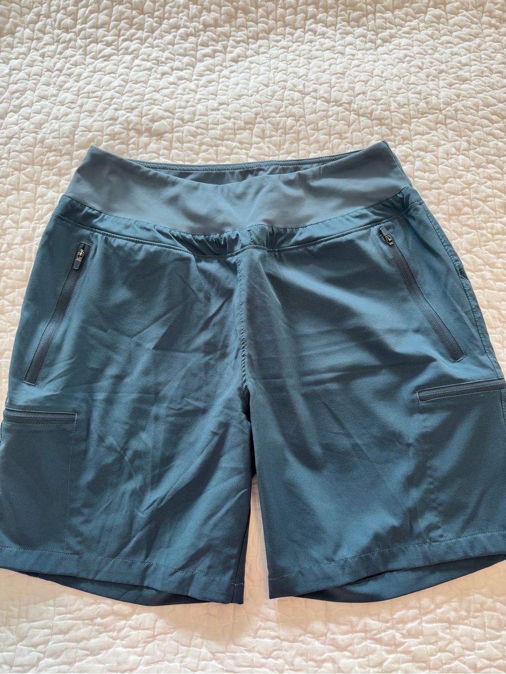 Teal Active Shorts with Zipper Pockets size Medium
